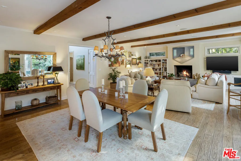 Los Angeles, California 90049, United States, 4 Bedrooms Bedrooms, ,4 BathroomsBathrooms,Residential,Active,78646