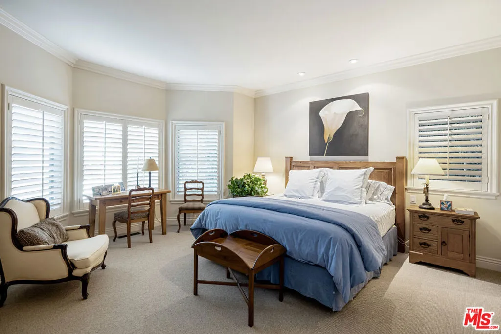 Los Angeles, California 90049, United States, 4 Bedrooms Bedrooms, ,4 BathroomsBathrooms,Residential,Active,78646