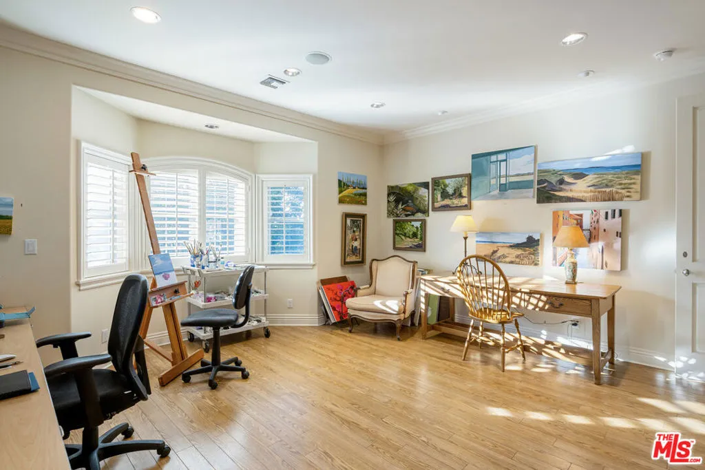 Los Angeles, California 90049, United States, 4 Bedrooms Bedrooms, ,4 BathroomsBathrooms,Residential,Active,78646