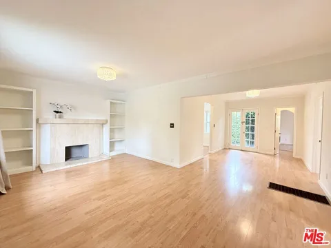 MLS: 25528007