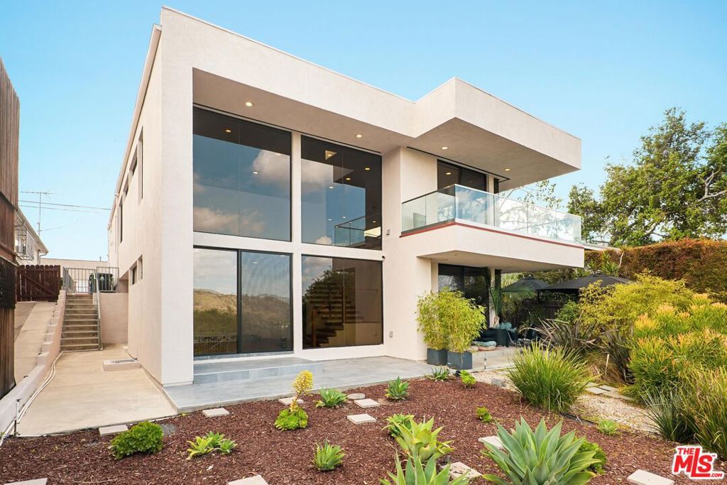 Properties 1 1325 Linda Rosa Avenue