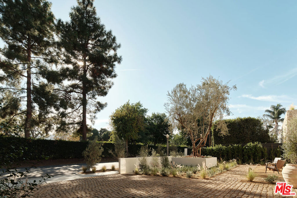 Properties 1 10317 Valley Spring Lane