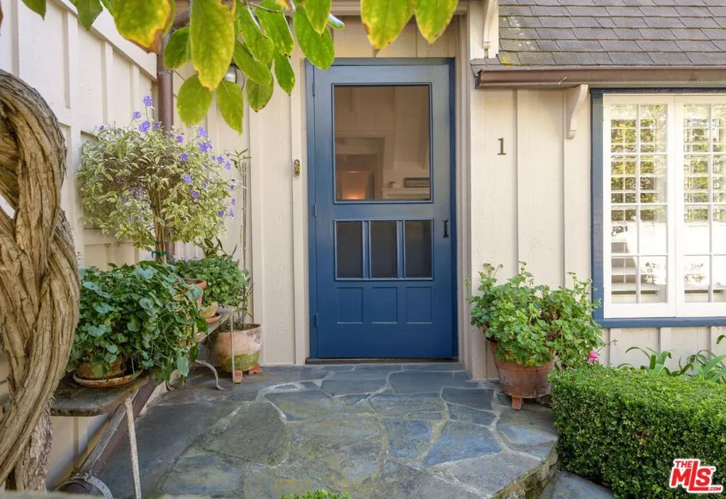 Santa Barbara, California 93108, United States, 2 Bedrooms Bedrooms, ,2 BathroomsBathrooms,Residential,Active,81849