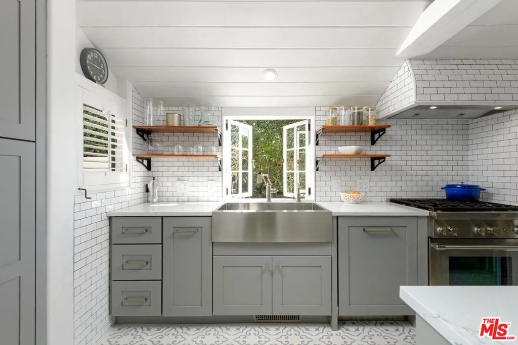 Santa Barbara, California 93108, United States, 2 Bedrooms Bedrooms, ,2 BathroomsBathrooms,Residential,Active,81849