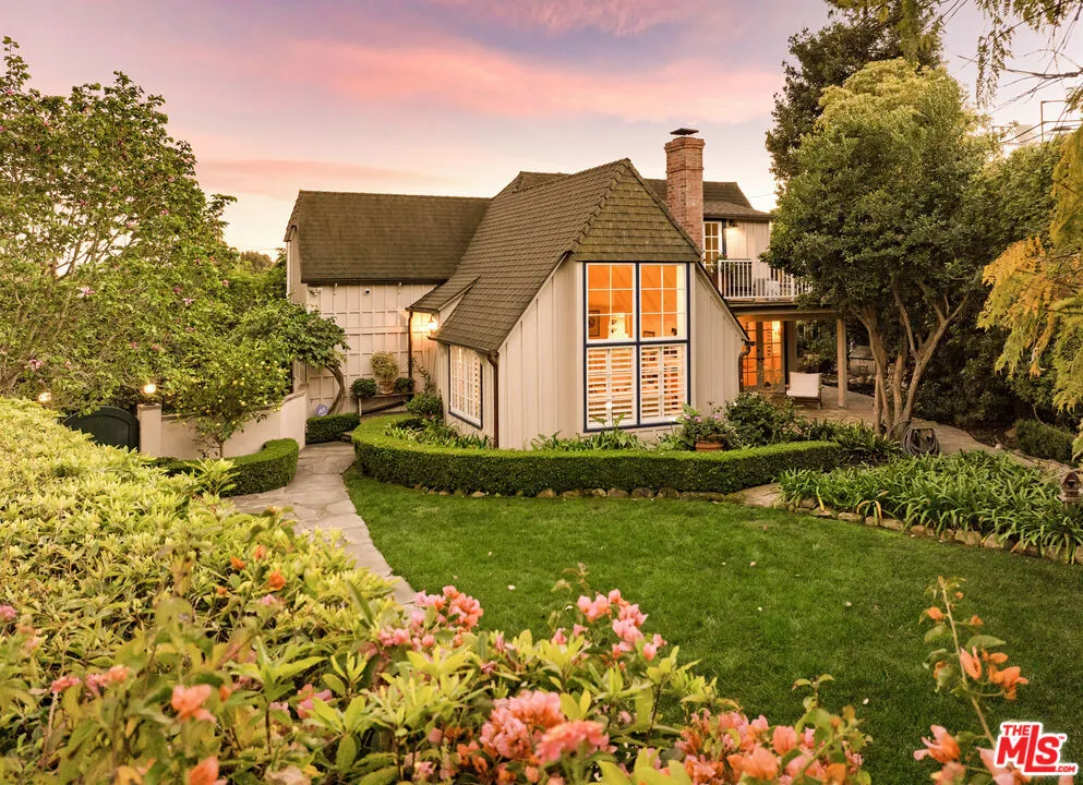 Santa Barbara, California 93108, United States, 2 Bedrooms Bedrooms, ,2 BathroomsBathrooms,Residential,Active,81849