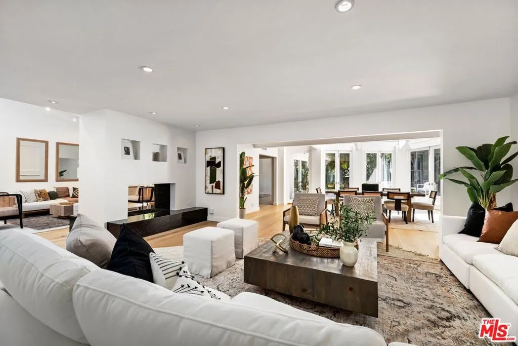 Los Angeles, California 90049, United States, 5 Bedrooms Bedrooms, ,6 BathroomsBathrooms,Residential,Pending,39052