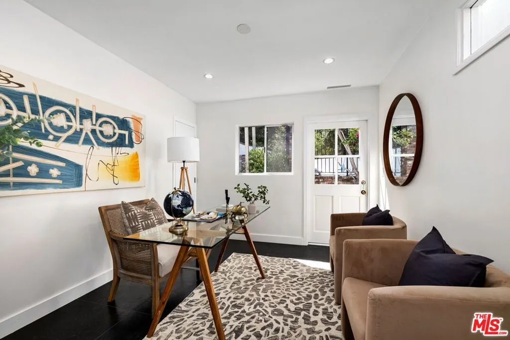 Los Angeles, California 90049, United States, 5 Bedrooms Bedrooms, ,6 BathroomsBathrooms,Residential,Pending,39052