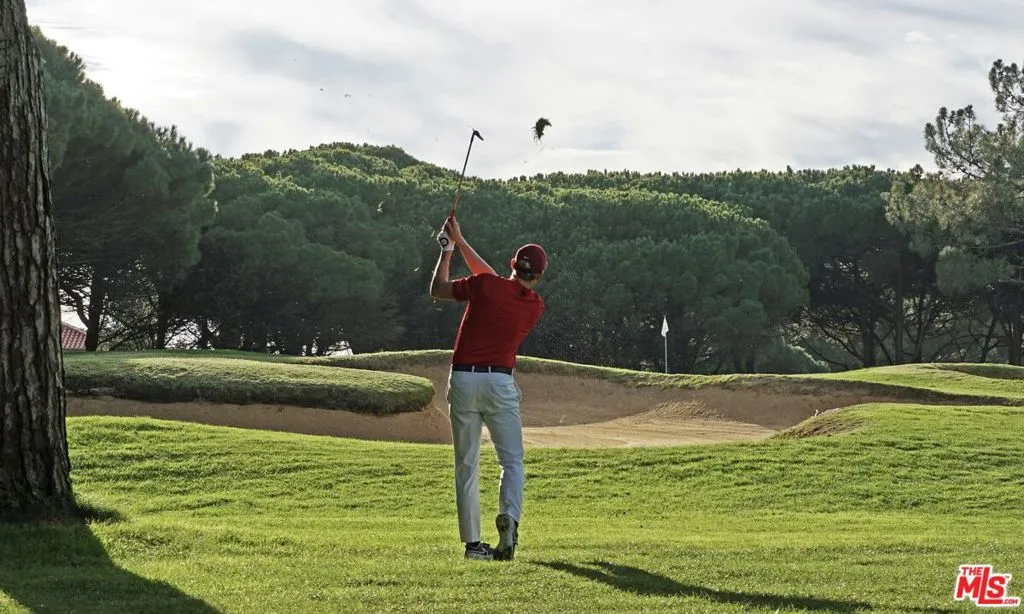 United States, 6 Bedrooms Bedrooms, ,8 BathroomsBathrooms,Residential,Active,61802