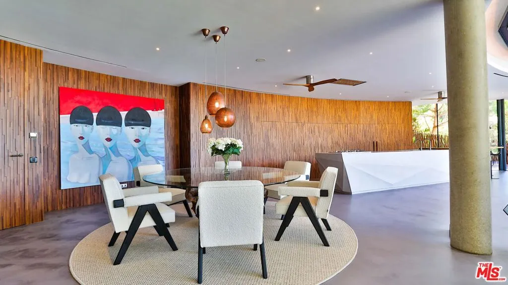 United States, 6 Bedrooms Bedrooms, ,8 BathroomsBathrooms,Residential,Active,61802