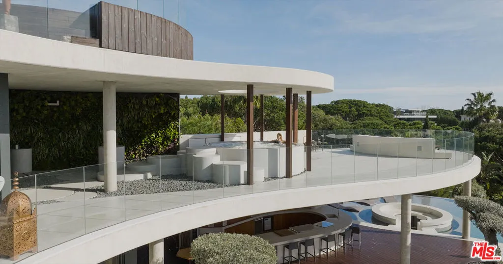 United States, 6 Bedrooms Bedrooms, ,8 BathroomsBathrooms,Residential,Active,61802