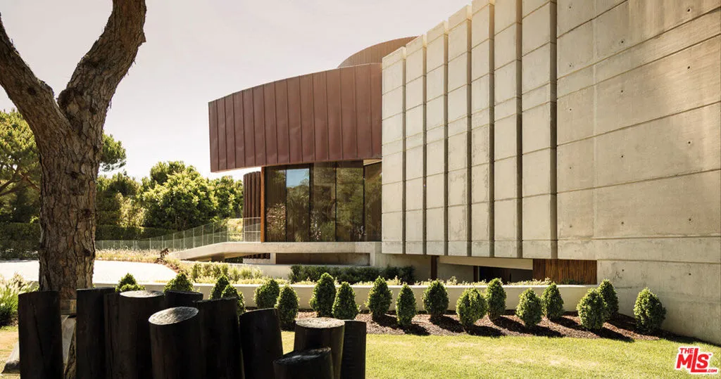 United States, 6 Bedrooms Bedrooms, ,8 BathroomsBathrooms,Residential,Active,61802