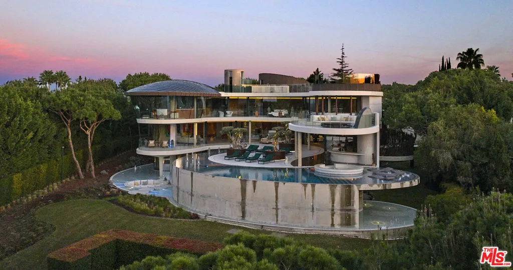 United States, 6 Bedrooms Bedrooms, ,8 BathroomsBathrooms,Residential,Active,61802