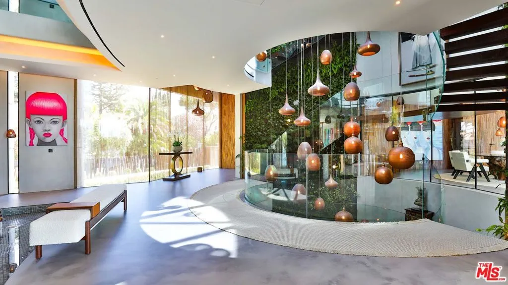 United States, 6 Bedrooms Bedrooms, ,8 BathroomsBathrooms,Residential,Active,61802