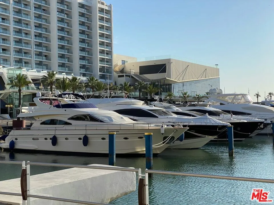 United States, 6 Bedrooms Bedrooms, ,8 BathroomsBathrooms,Residential,Active,61802