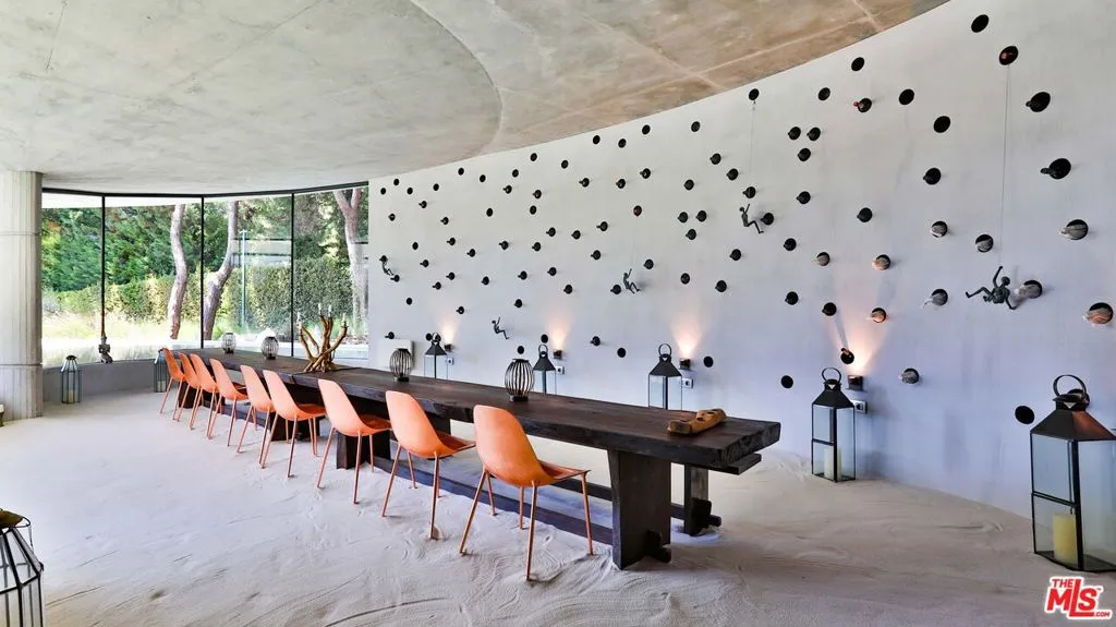 United States, 6 Bedrooms Bedrooms, ,8 BathroomsBathrooms,Residential,Active,61802