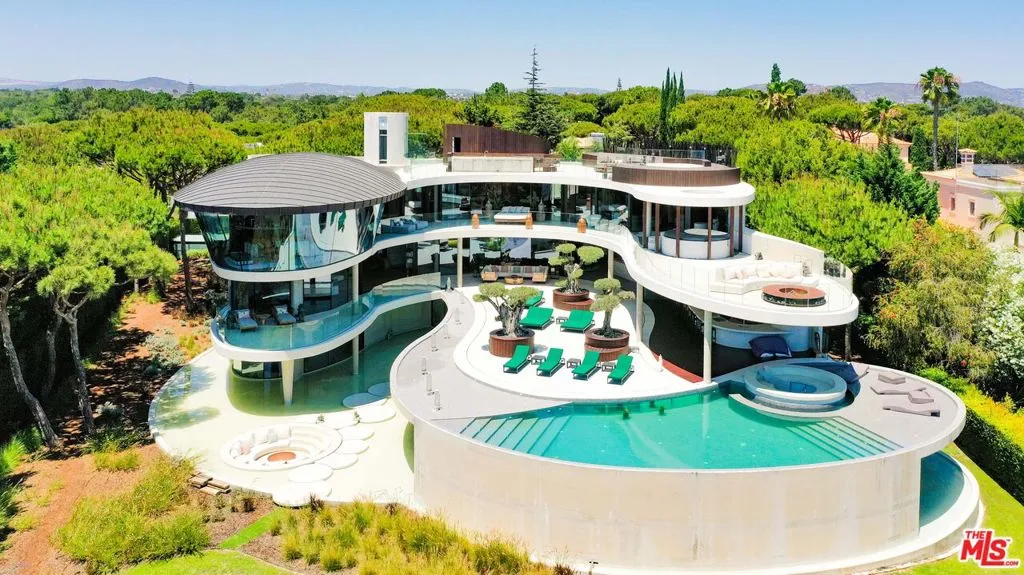 United States, 6 Bedrooms Bedrooms, ,8 BathroomsBathrooms,Residential,Active,61802