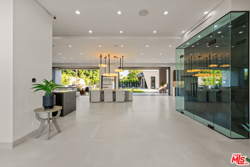 Properties 3 13016 Chandler Boulevard