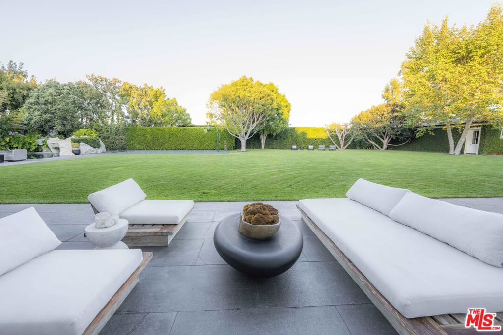 Properties 4 200 S Mapleton Drive