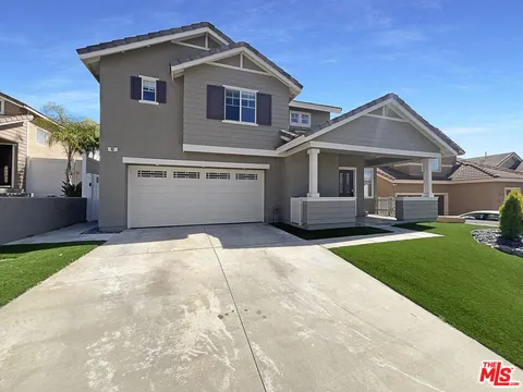 MLS: 25509098