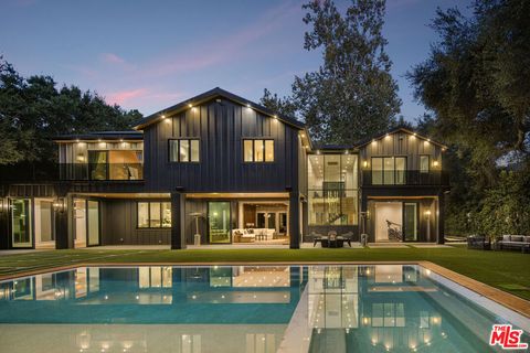 4565 Encino Avenue Encino CA 91316