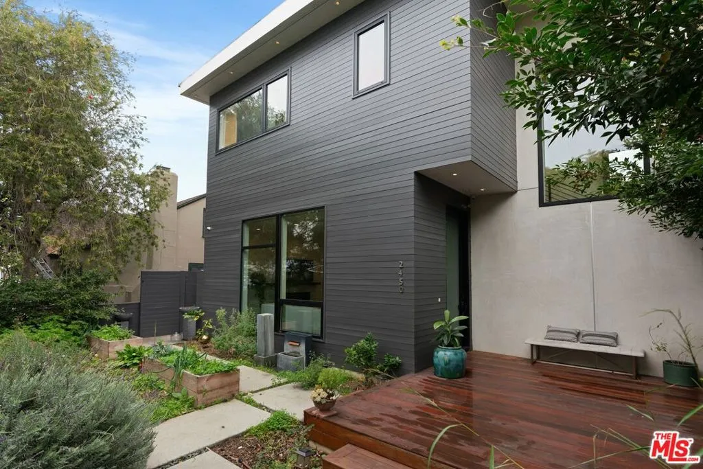 Venice, California 90291, United States, 5 Bedrooms Bedrooms, ,5 BathroomsBathrooms,Residential,Active,8735