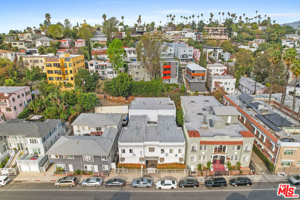Properties 2 957 N Vendome Street