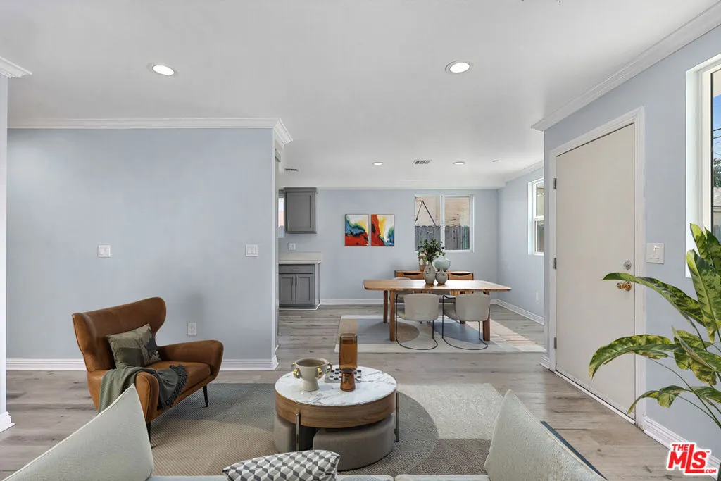 Los Angeles, California 90011, United States, 10 Bedrooms Bedrooms, ,6 BathroomsBathrooms,Residential,Active,93515