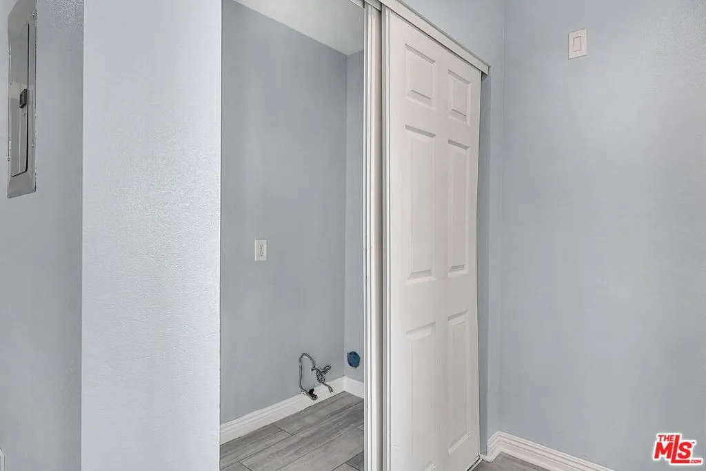 Los Angeles, California 90011, United States, 10 Bedrooms Bedrooms, ,6 BathroomsBathrooms,Residential,Active,93515