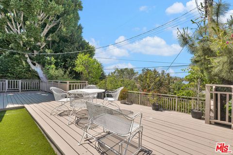 A home in Studio City