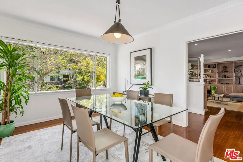 Los Angeles, California 90024, United States, 5 Bedrooms Bedrooms, ,3 BathroomsBathrooms,Residential,Pending,103104