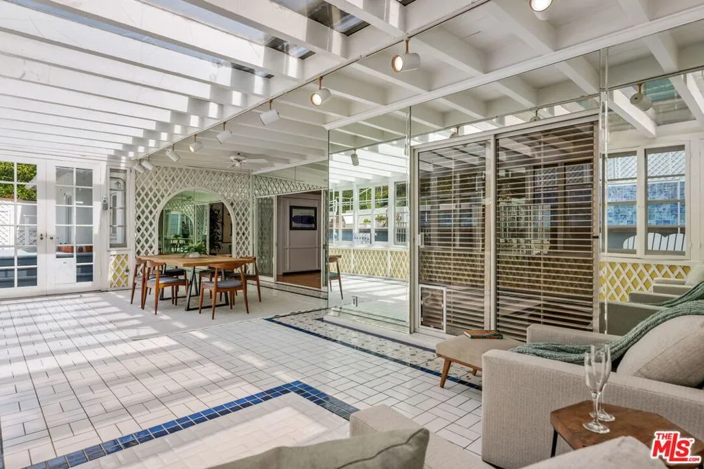 Los Angeles, California 90024, United States, 5 Bedrooms Bedrooms, ,3 BathroomsBathrooms,Residential,Pending,103104