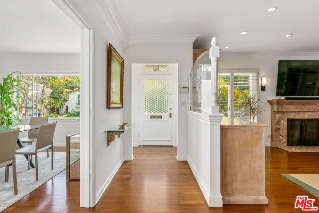 Los Angeles, California 90024, United States, 5 Bedrooms Bedrooms, ,3 BathroomsBathrooms,Residential,Pending,103104