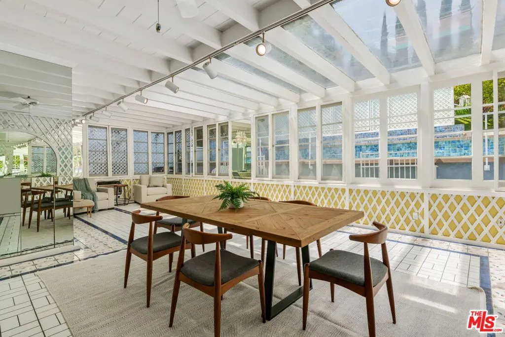 Los Angeles, California 90024, United States, 5 Bedrooms Bedrooms, ,3 BathroomsBathrooms,Residential,Pending,103104