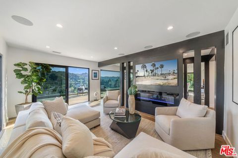 A home in Studio City