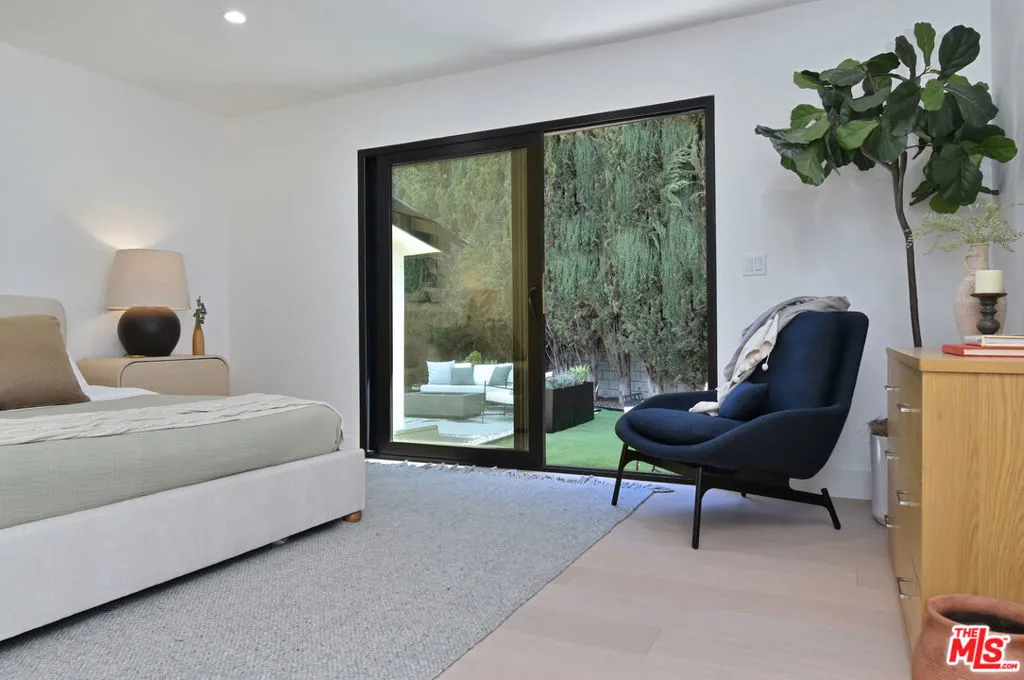 Encino, California 91436, United States, 4 Bedrooms Bedrooms, ,2 BathroomsBathrooms,Residential,Active,106399