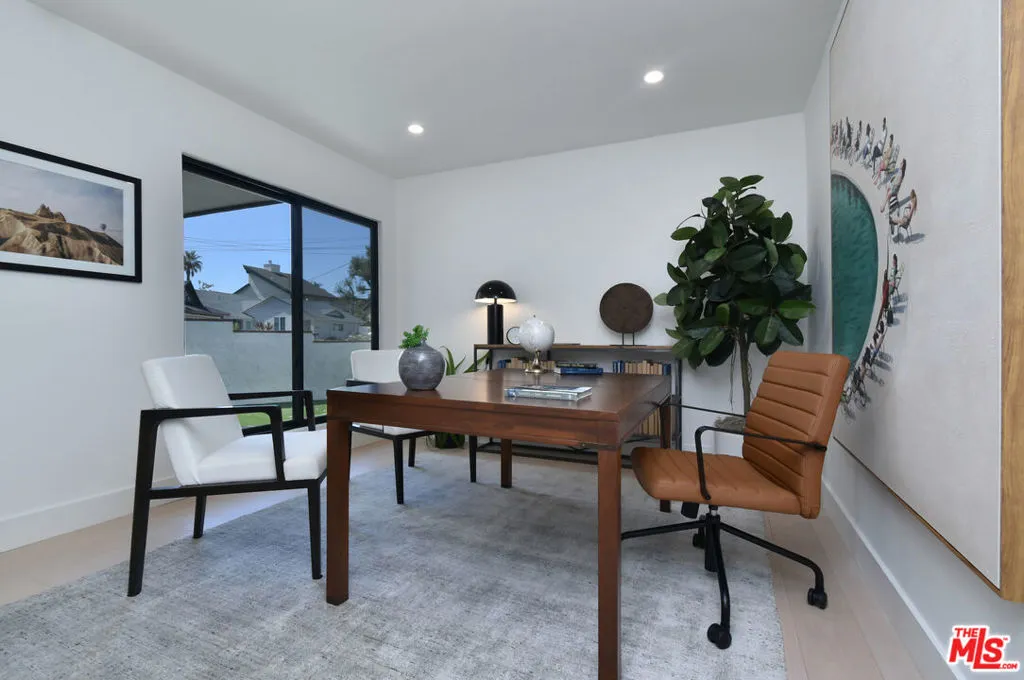 Encino, California 91436, United States, 4 Bedrooms Bedrooms, ,2 BathroomsBathrooms,Residential,Active,106399