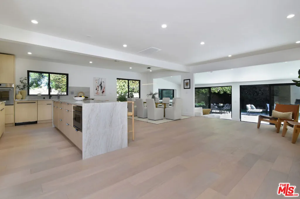 Encino, California 91436, United States, 4 Bedrooms Bedrooms, ,2 BathroomsBathrooms,Residential,Active,106399