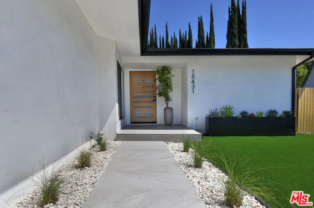 Encino, California 91436, United States, 4 Bedrooms Bedrooms, ,2 BathroomsBathrooms,Residential,Active,106399