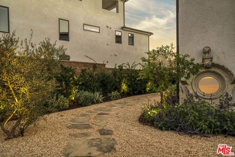 A home in Porter Ranch