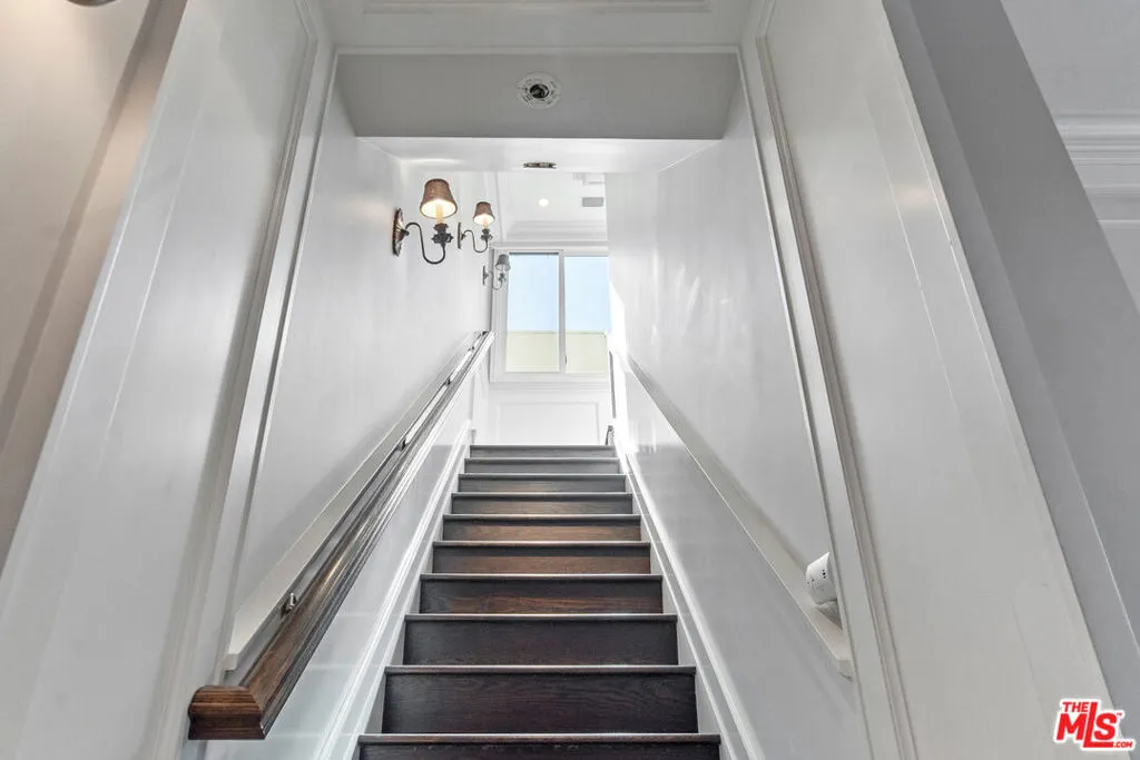 Los Angeles, California 90067, United States, 2 Bedrooms Bedrooms, ,3 BathroomsBathrooms,Residential,Active,36947