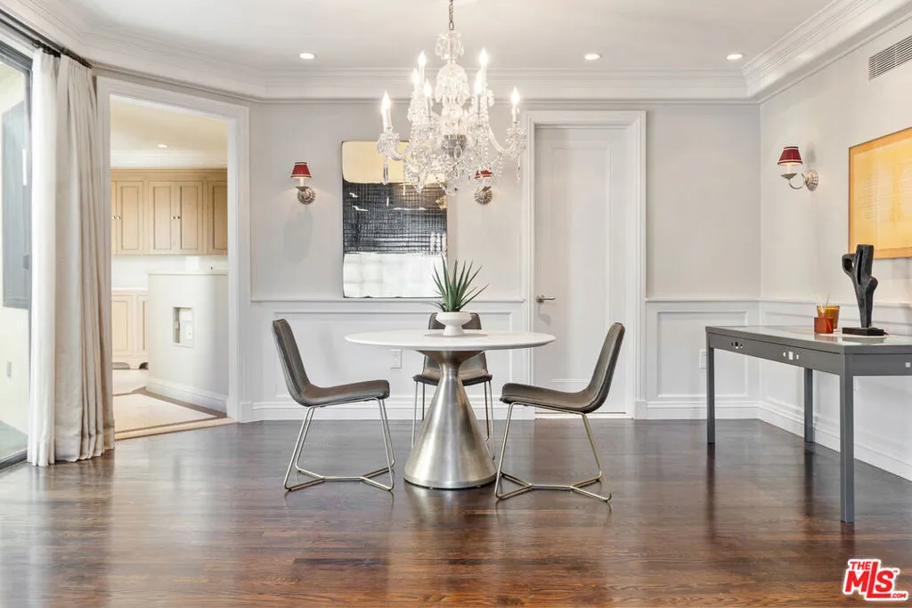 Los Angeles, California 90067, United States, 2 Bedrooms Bedrooms, ,3 BathroomsBathrooms,Residential,Active,36947