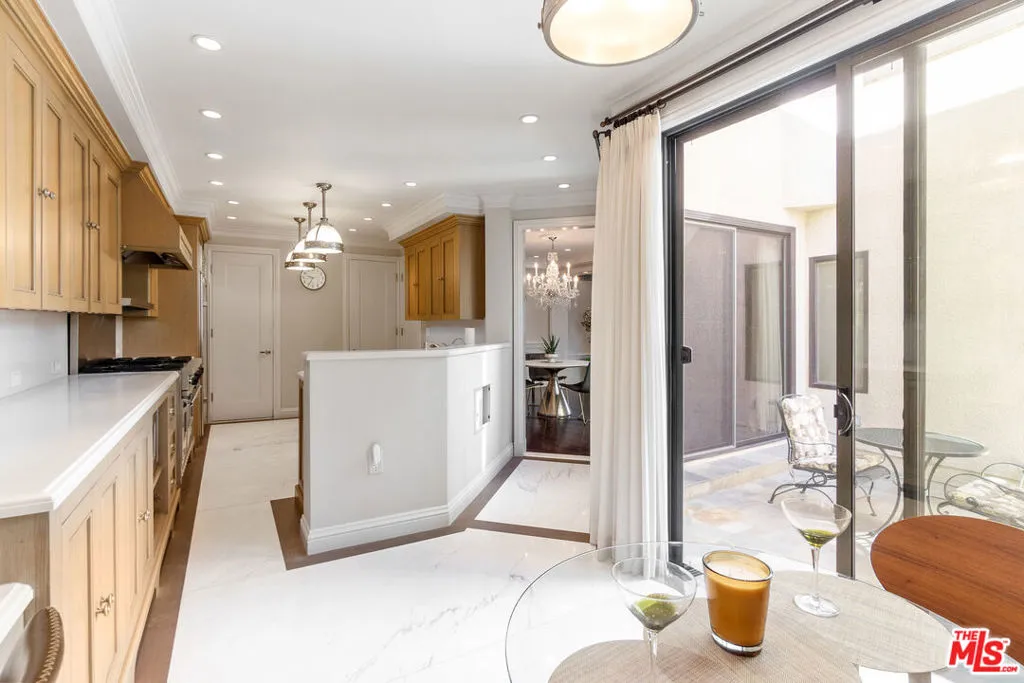 Los Angeles, California 90067, United States, 2 Bedrooms Bedrooms, ,3 BathroomsBathrooms,Residential,Active,36947