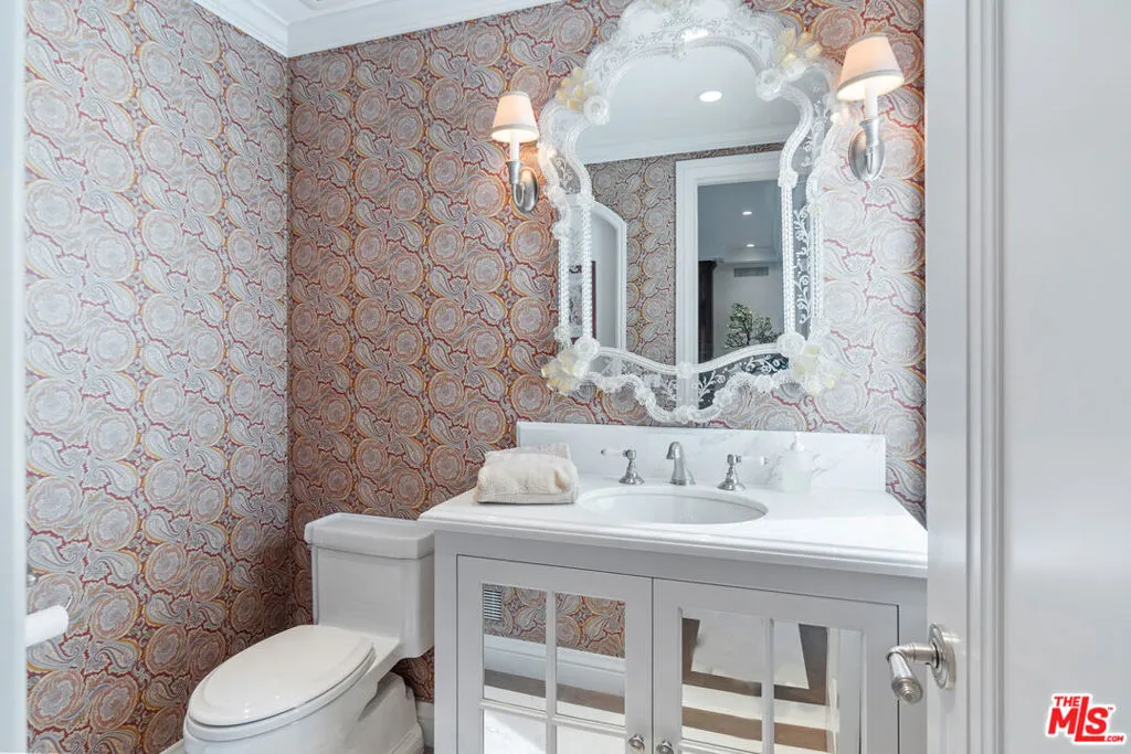 Los Angeles, California 90067, United States, 2 Bedrooms Bedrooms, ,3 BathroomsBathrooms,Residential,Active,36947