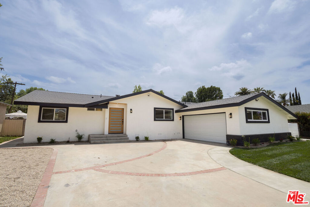 Properties 2 22250 Strathern Street