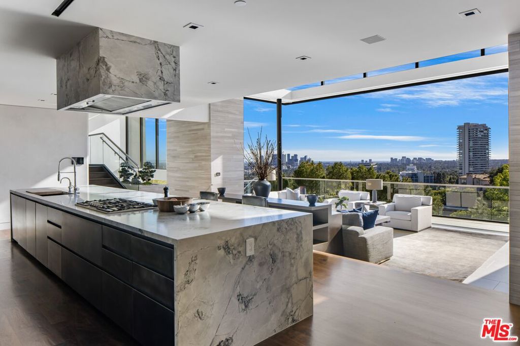 Properties 4 8927 St Ives Drive
