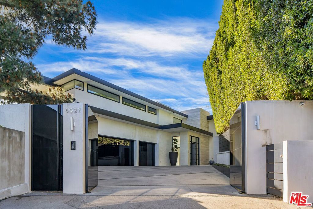 Properties 2 8927 St Ives Drive