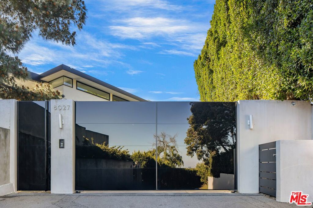 Properties 1 8927 St Ives Drive