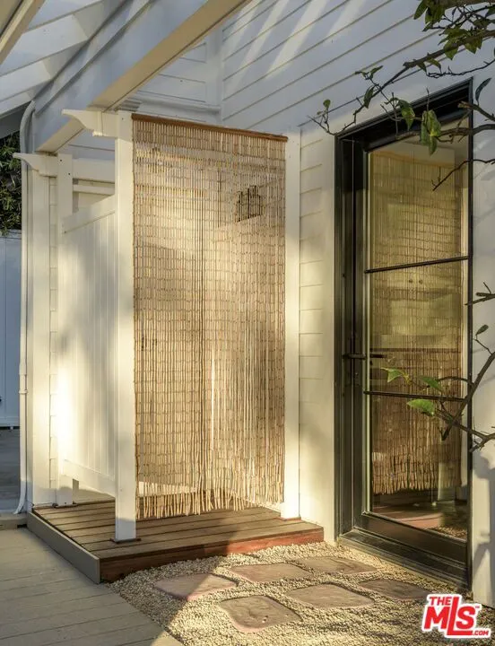 Summerland, California 93067, United States, 2 Bedrooms Bedrooms, ,3 BathroomsBathrooms,Residential,Active,19240