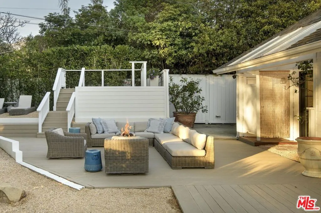 Summerland, California 93067, United States, 2 Bedrooms Bedrooms, ,3 BathroomsBathrooms,Residential,Active,19240