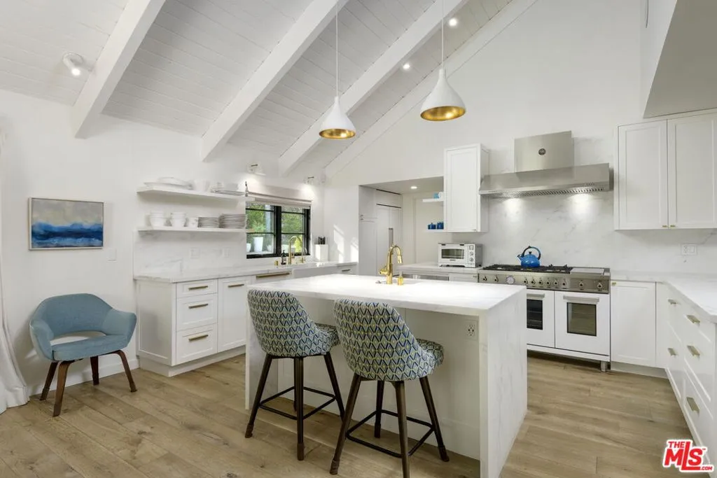 Summerland, California 93067, United States, 2 Bedrooms Bedrooms, ,3 BathroomsBathrooms,Residential,Active,19240